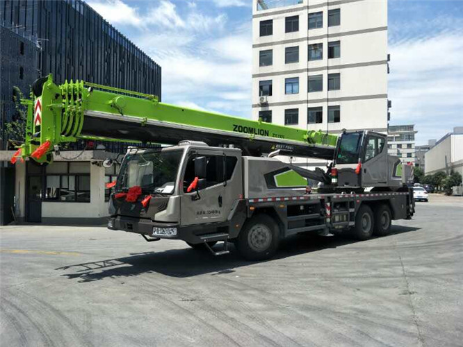 安宁区跨街广告牌的高空安装注意事项